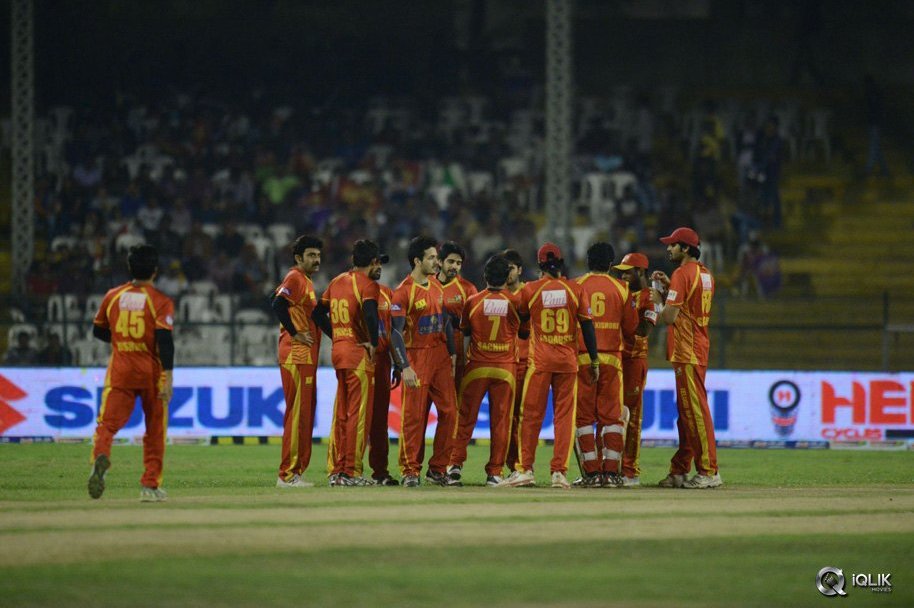 CCL-5-Telugu-Warriors-vs-Bengal-Tigers-Match-Photos